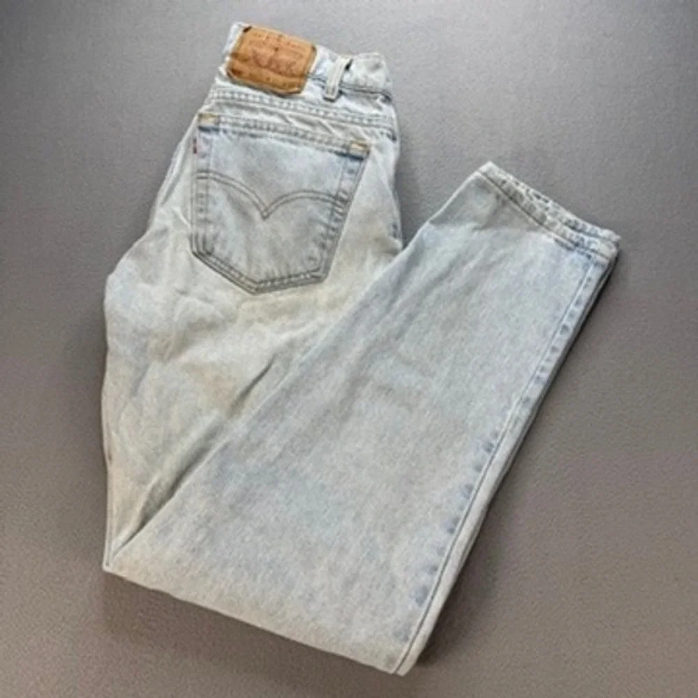 VTG Levis 550 Jeans Relaxed Fit Tapered Leg 32x32 Distressed Denim 90s‎ USA Made